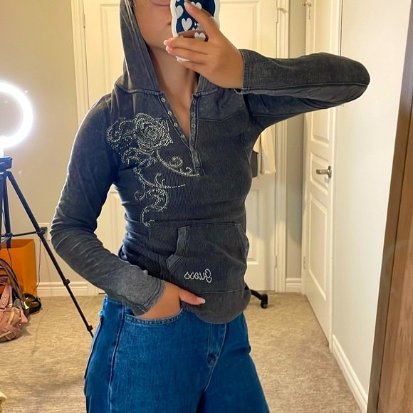 Y2K GUESS top with blings long sleeves with hood - Picture 3 of 13